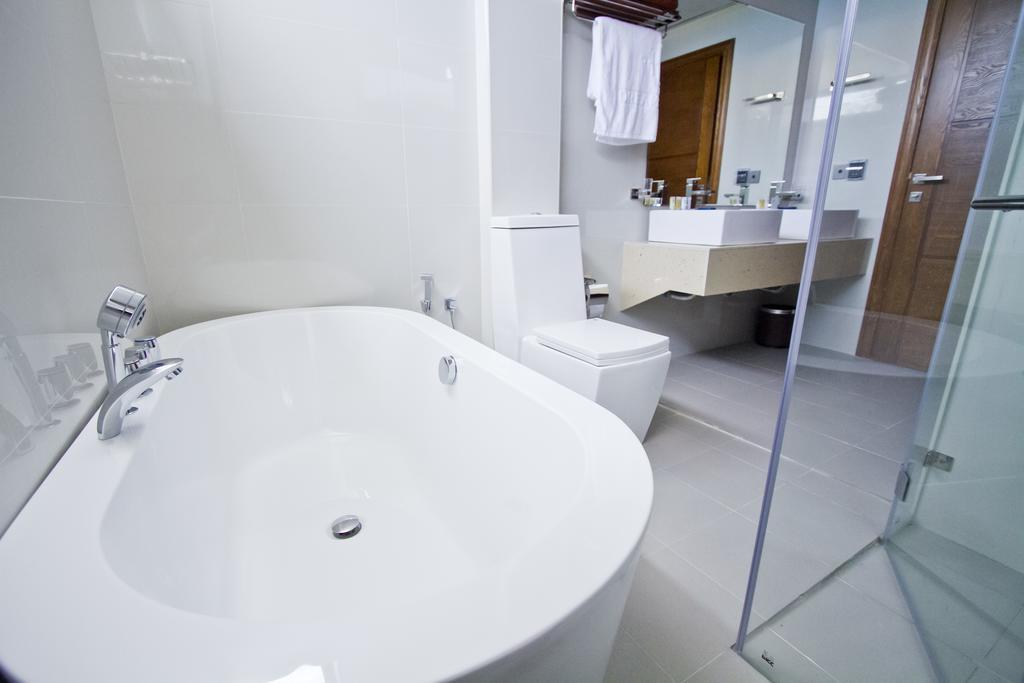 Crown Arena Hotel Hulhumale Bagian luar foto