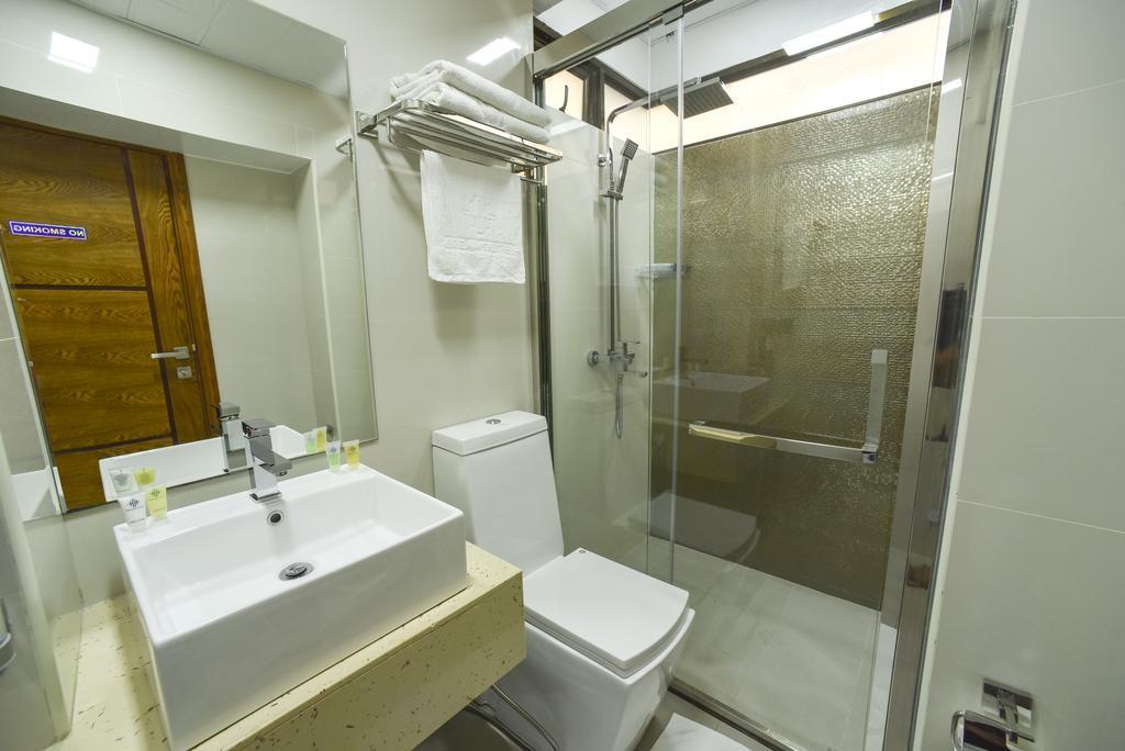 Crown Arena Hotel Hulhumale Bagian luar foto